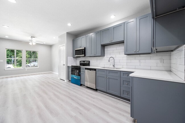 Photo - 16985 Glenheath St