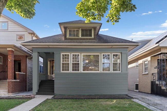 Building Photo - 4550 N Knox Ave