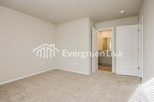 Photo - 2575 E Meramec St