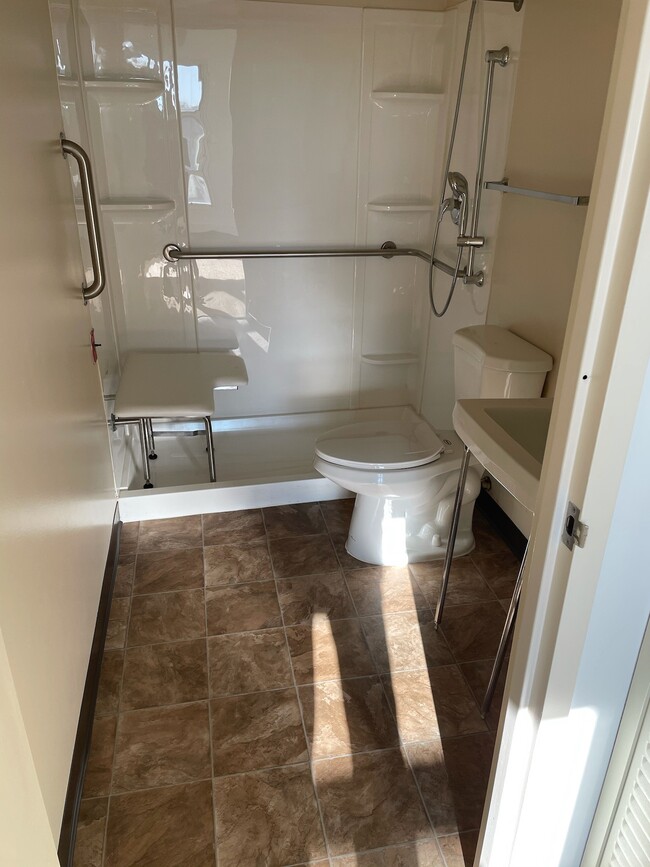 Photo - Luther Towers-62+ Subsidized Housing