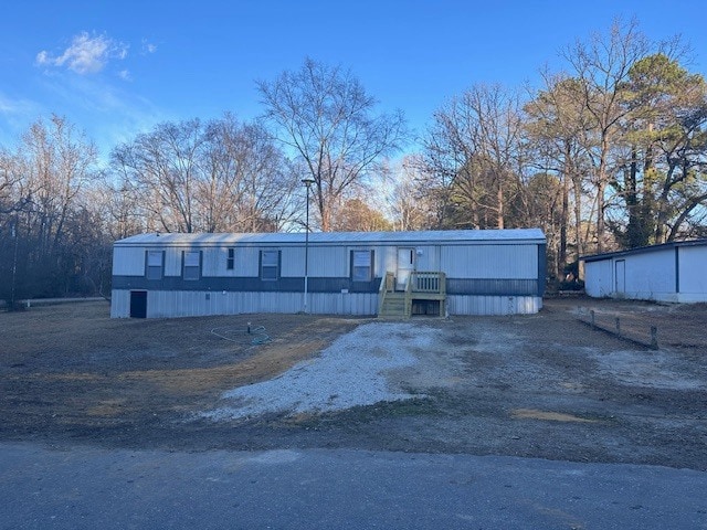 Building Photo - 2909 Pinecrest Dr