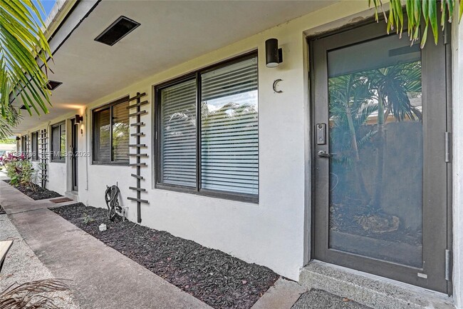 Photo - 754 NE 40th St Unidad C