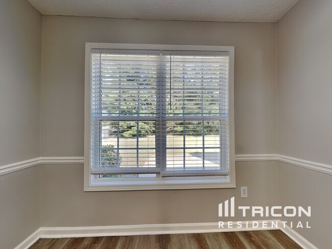 Photo - 714 Manor Ridge Dr