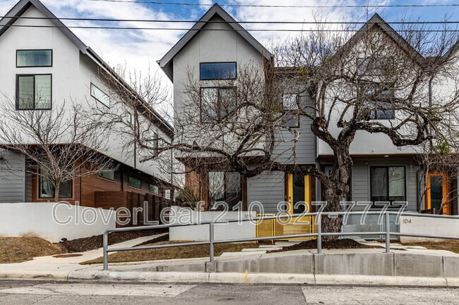 Building Photo - 102 Tendick St Unit 105