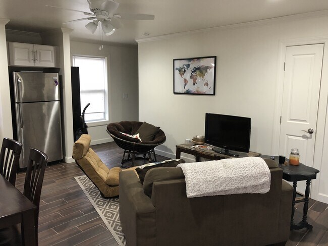 Photo - 105 Wiedmaier Ct Unidad Apt B