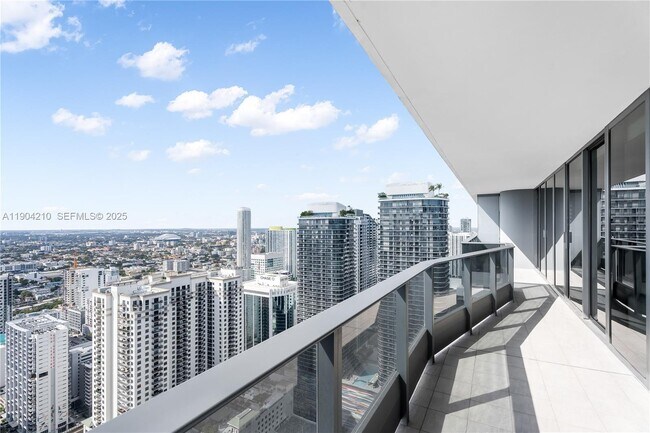 Building Photo - 1000 Brickell Plaza Unit 4806