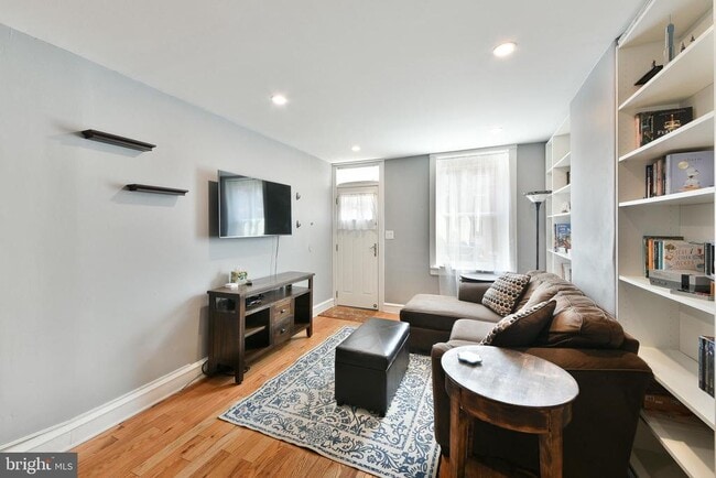 Photo - 3120 Almond St