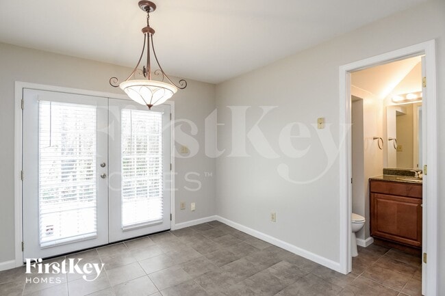 8947 Chesham Dr