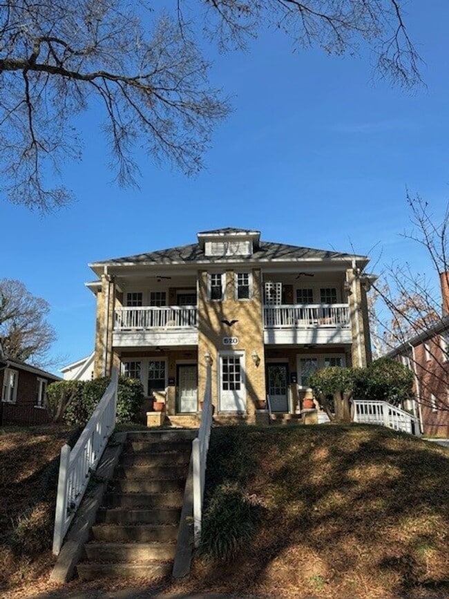 Building Photo - Move In Special -2 Bedroom 1.5 bathroom-Wesley Heights Unit #1