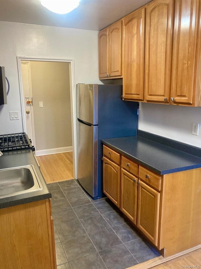 Photo - 1133 Midland Ave Unit 2A