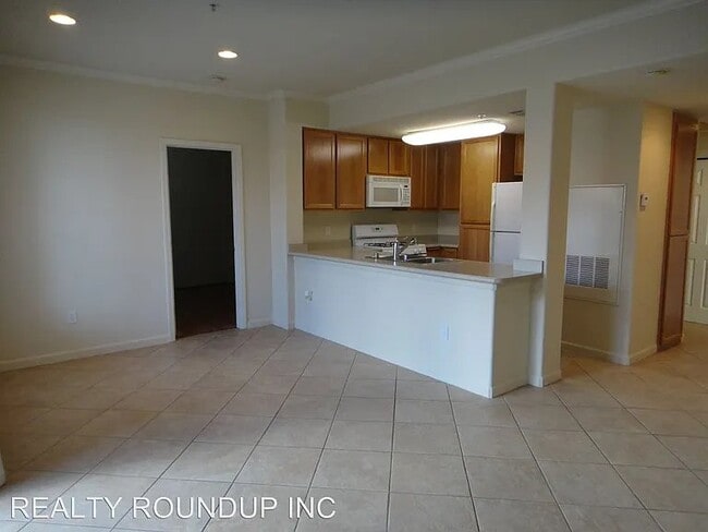 5201 Laguna Oaks Dr Unidad 126