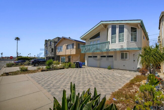 Photo - 265 Hollywood Blvd