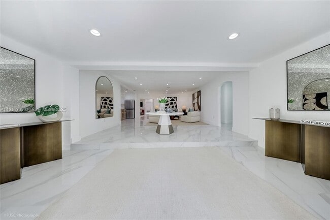 Photo - 871 NE 81st St