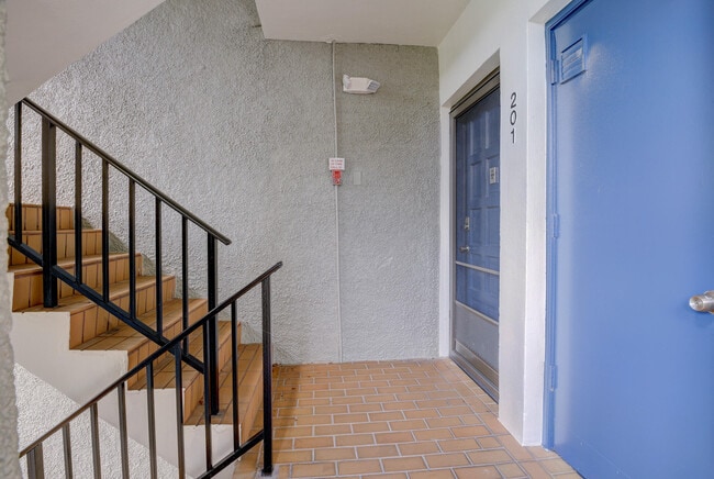 Photo - 4801 Esedra Ct Unidad 201