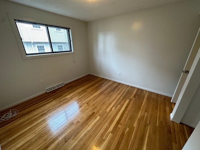 Photo - 36 Undine Rd Unidad 1