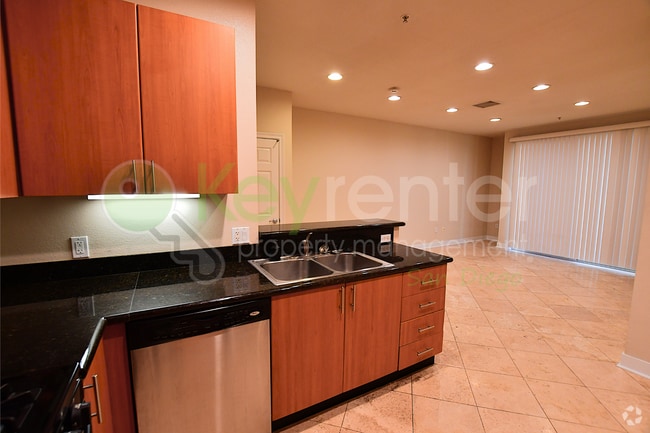 Building Photo - Easy access to the 163, 5, and 94 freeways... Unit 2405 Rental