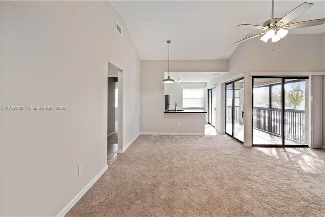 Photo - 1197 Washington Cir Unit 1197A