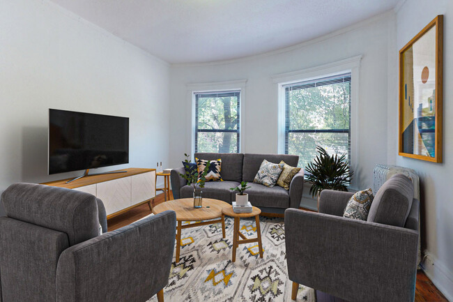 Dining/Living room - 1515 E. 54th Street Apartments