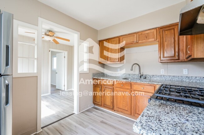 Photo - 2109 Oliver St