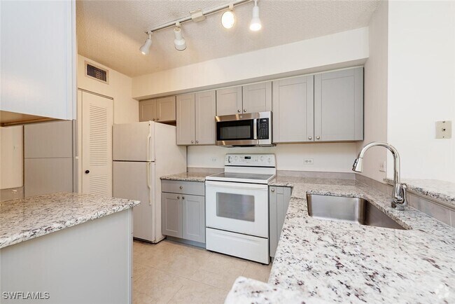 Building Photo - 8861 Colonnades Ct W Unit 215 Rental
