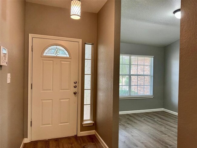 Photo - 9104 Heiden Lane