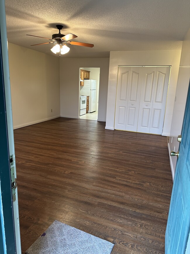 Building Photo - 405 Huffaker Ave Unit 405-1 Rental
