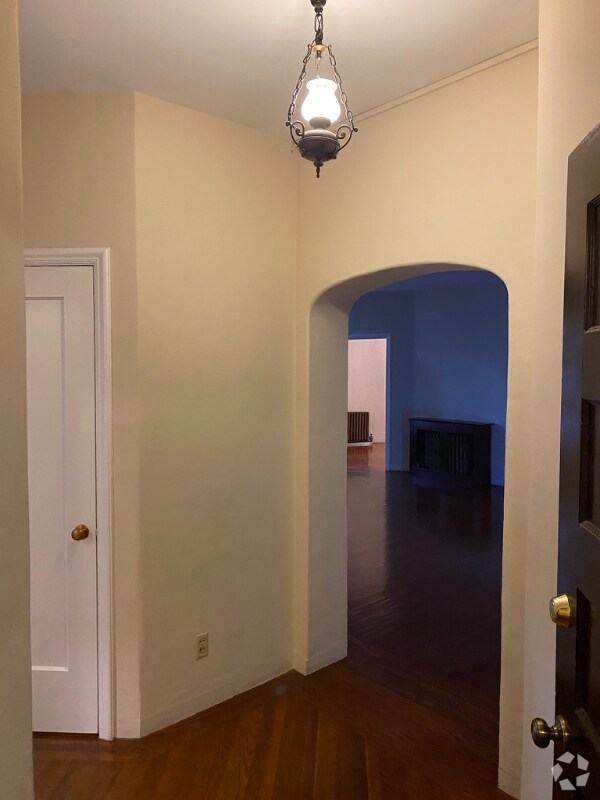 Building Photo - 1 Duane St Unit Apt. 31
