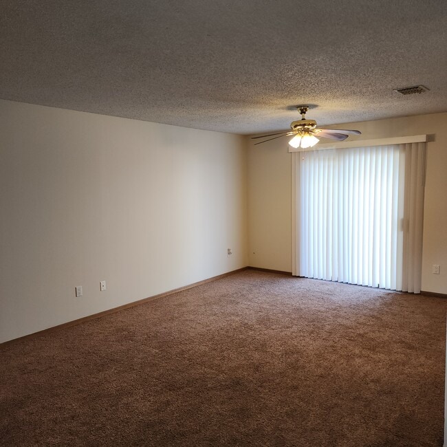 Photo - 7512 E 17th St N