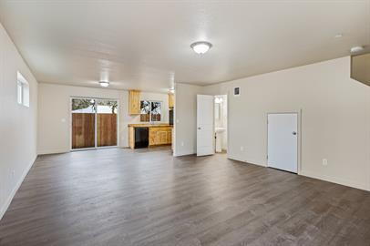 Photo - **MOVE IN SPECIAL-$500 off first months rent!** Unit L