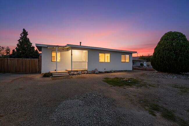 Photo - 165 Hilton Ave NW