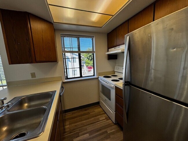 Photo - Spacious, two bedrooms, one bath in the Ro... Unit # 2