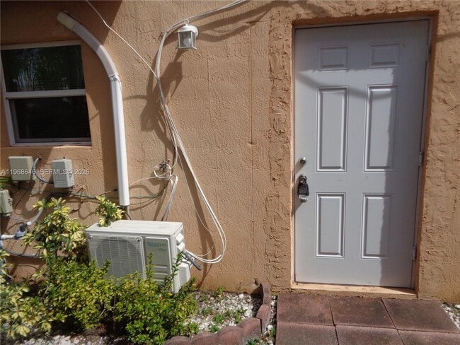 Photo - 2060 SE 14th St