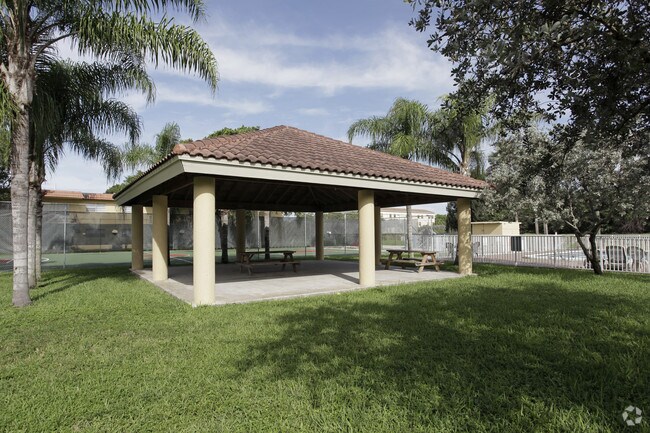Cross Creek Apartments