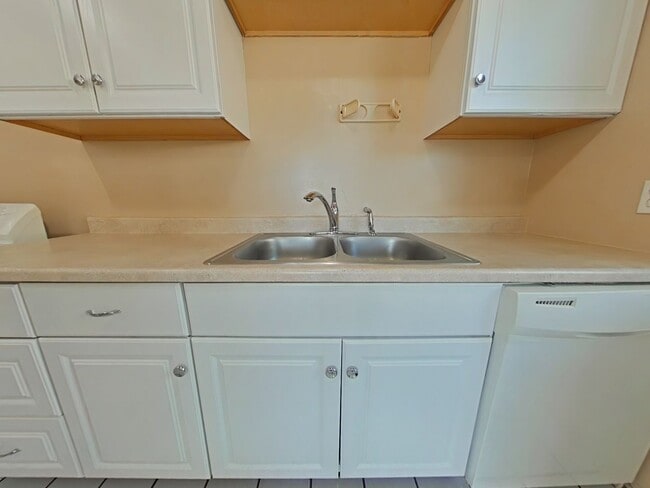 Photo - 3 Bedroom House ~ Close to Campus ~ Pet Fr...