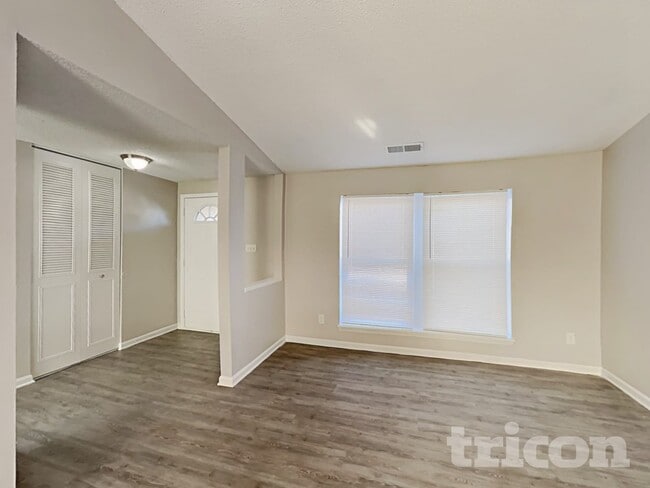 Photo - 8323 Kapplewood Ct