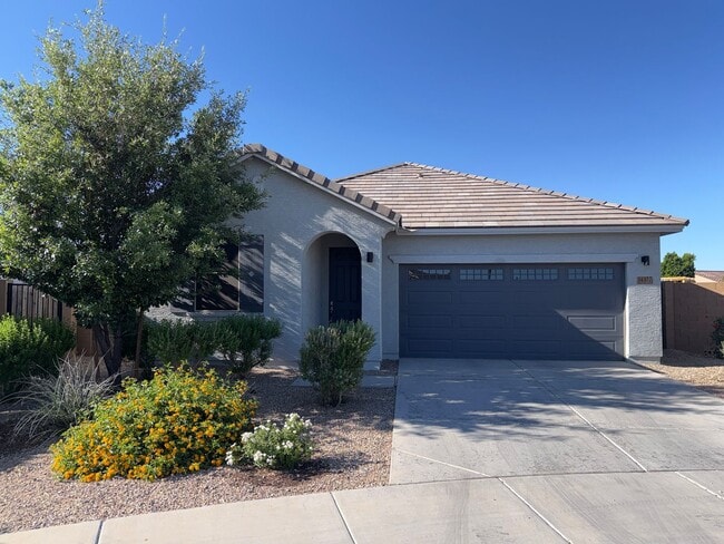 Building Photo - Three Bedroom Two Bath Home with A Den