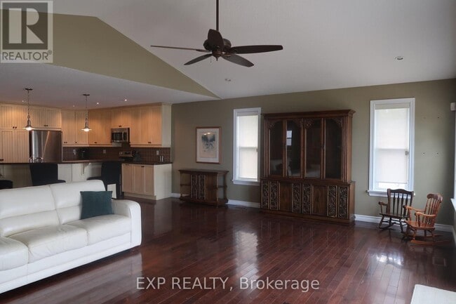 Photo - 2674 Lakeshore Dr
