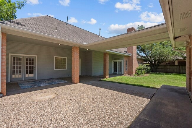 Photo - 616 Westwood Cir