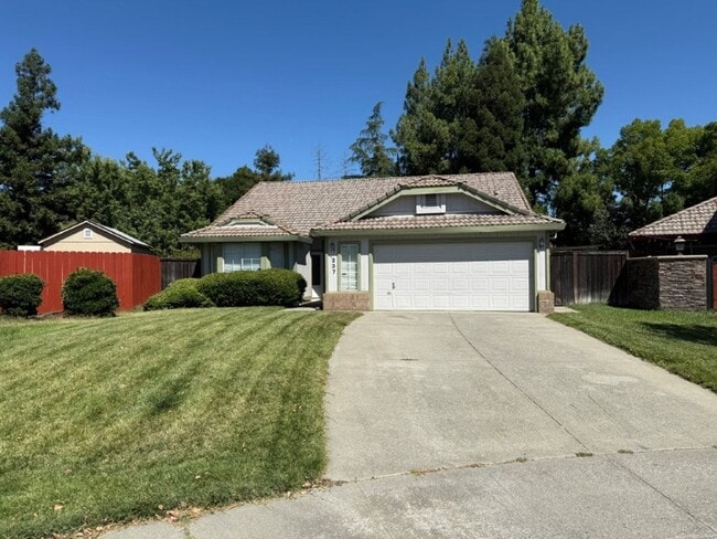 Photo - Modern 3 Bedroom 2 Bath One Story Browns Valley Vacaville *Star Rentals