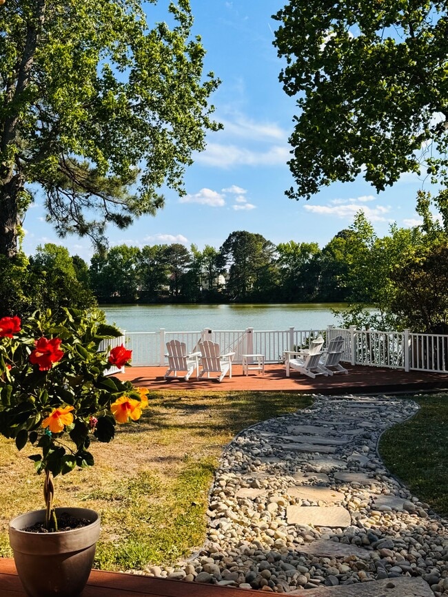Building Photo - 5545 Bulls Bay Dr