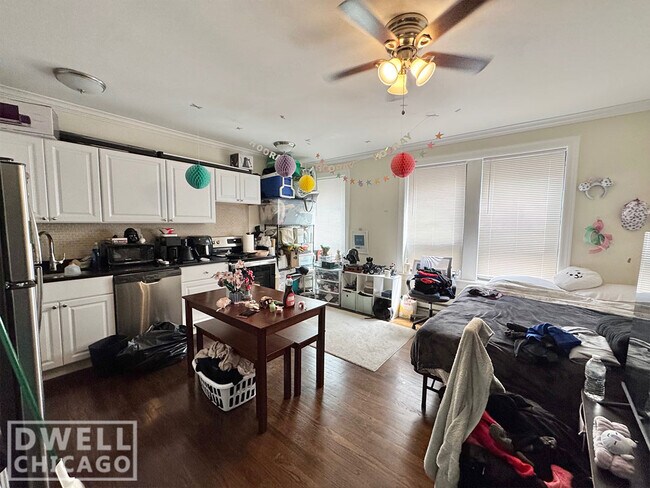 Photo - 3346 N Marshfield Ave Apartment Unit 1