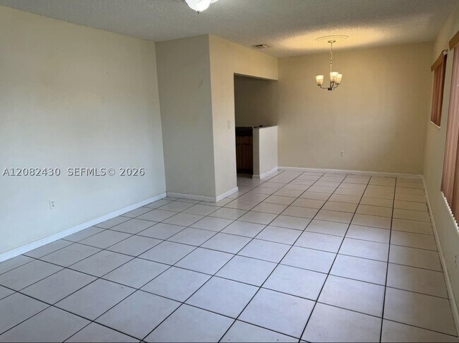 510 W 36th Pl