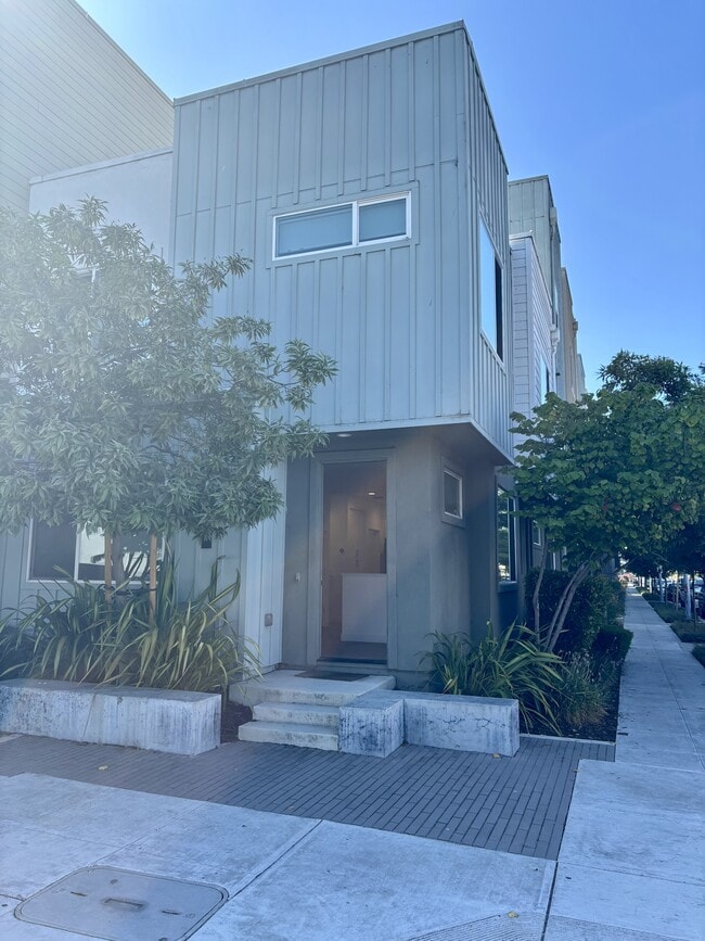 Building Photo - 997 24th St Rental