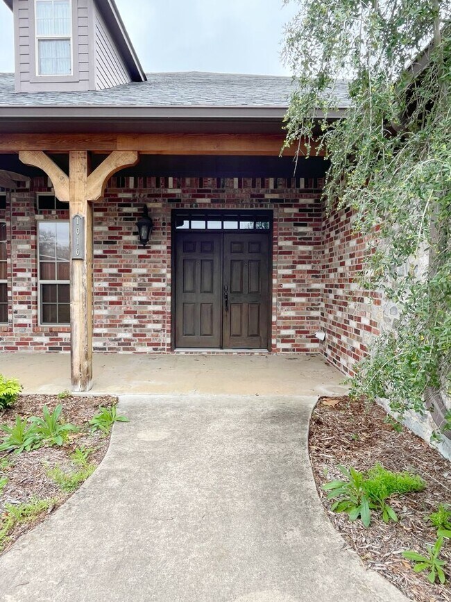 Enormous 3/2 Luxury Duplex in Durant, OK Townhome Townhome Rental in