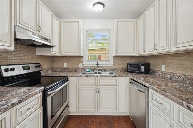 Photo - 2334 Ranchland Dr