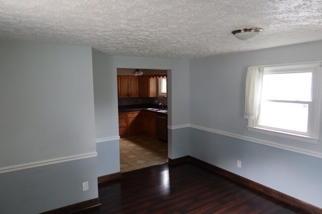 Photo - 1637 Hanover St