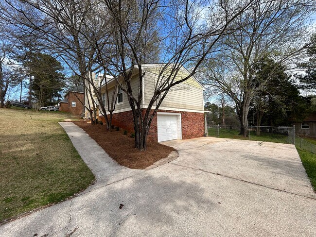 Photo - Cozy 3/2 with bonus in East Rome- $1,995