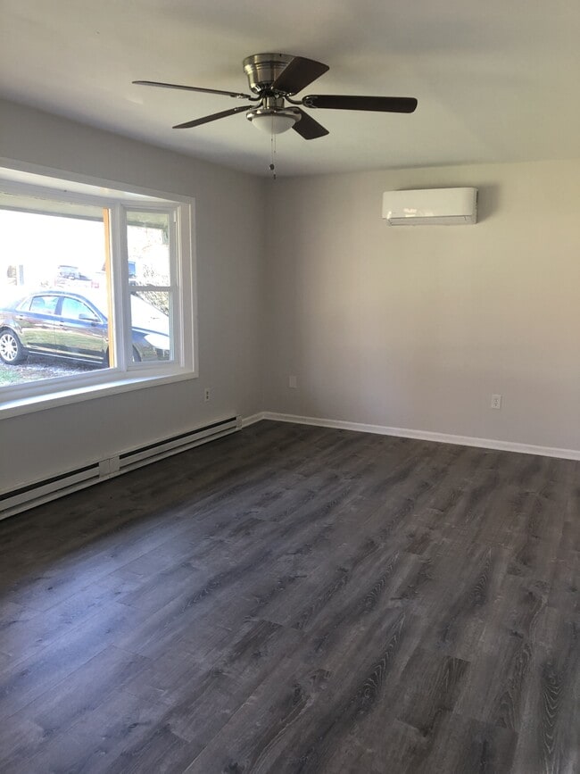 Photo - 462 Woodhaven Rd