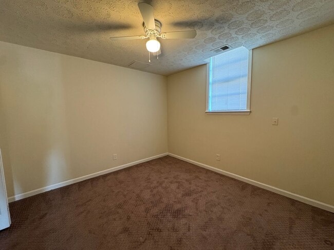 Photo - 5981 Peco Ln Unit 5981-B