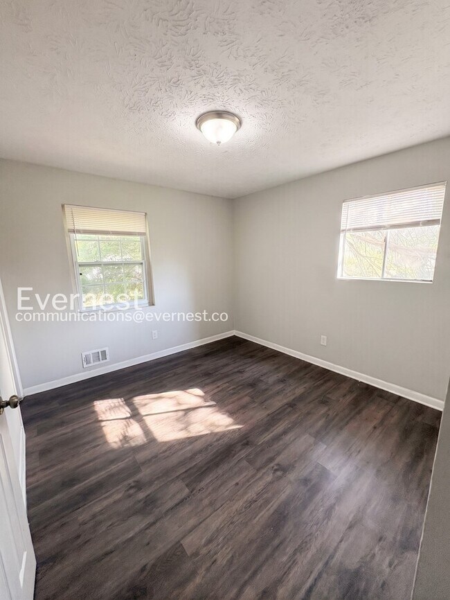 Photo - 193 W Canterbury Dr